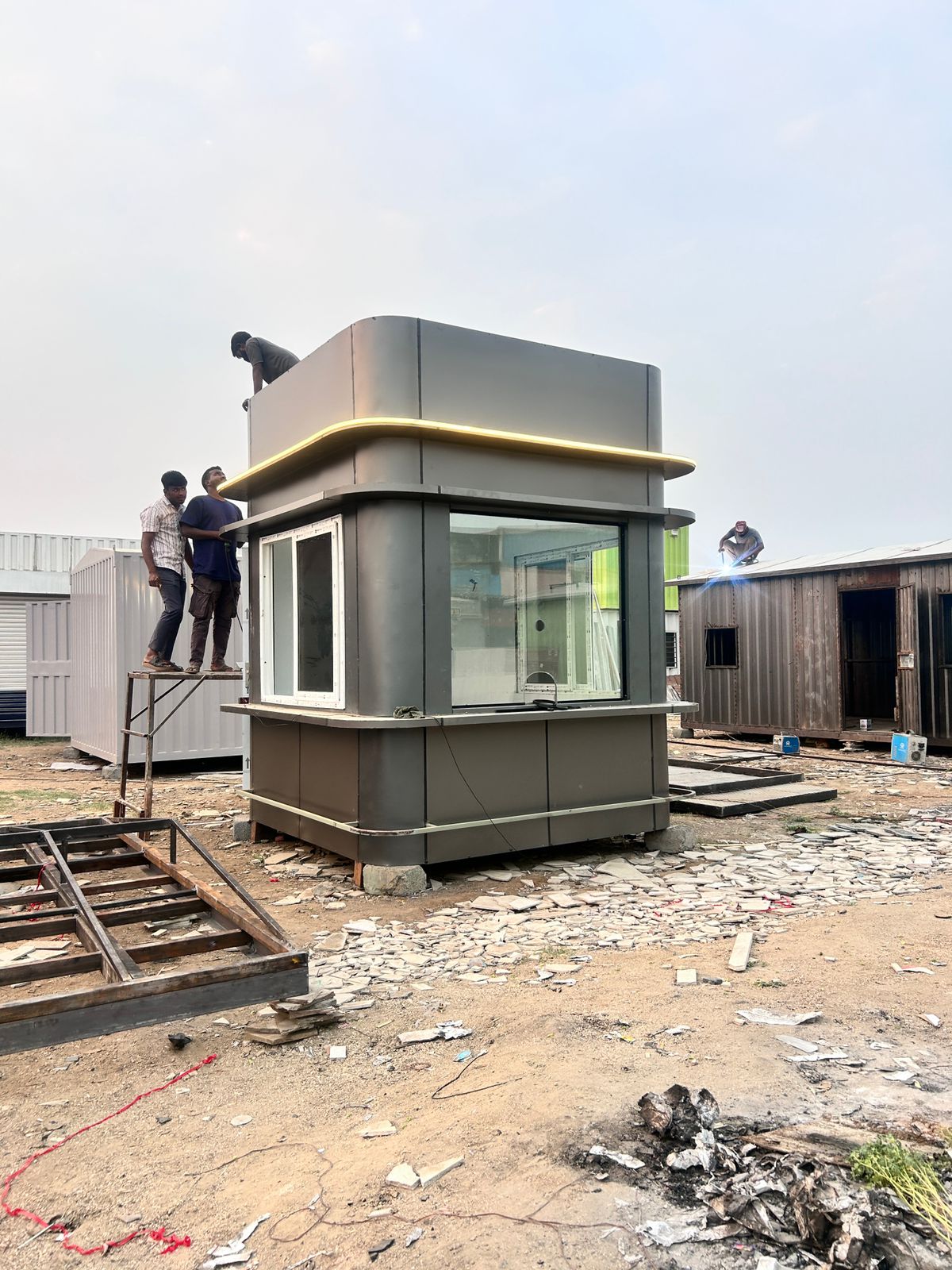 Portable Security Guard Cabin view 12